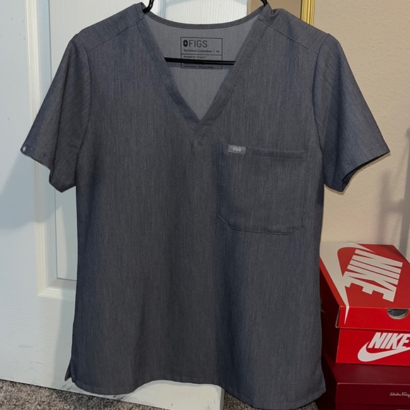 Figs Other - Medium Graphite Scrub Set